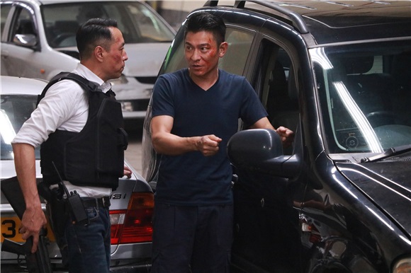 〈YES香港现场〉刘德华与姜武隧道火拼上演连场激战