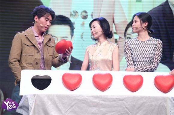 《美好生活》举办发布会 张嘉译李乃文亮相现场