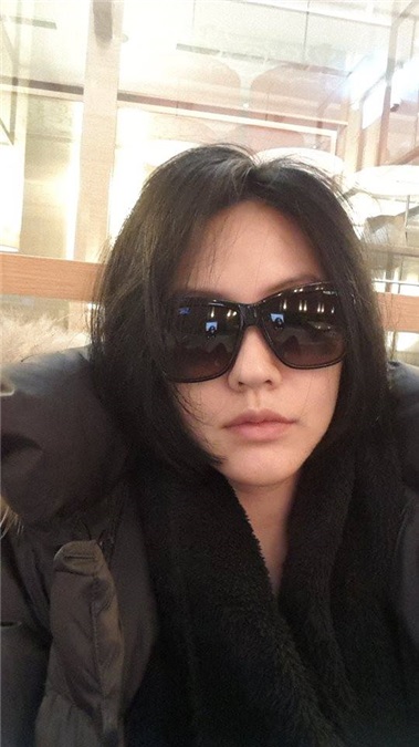 小S冷到包紧紧 靠乳牛帽取暖