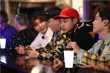 小鬼上演rap秀