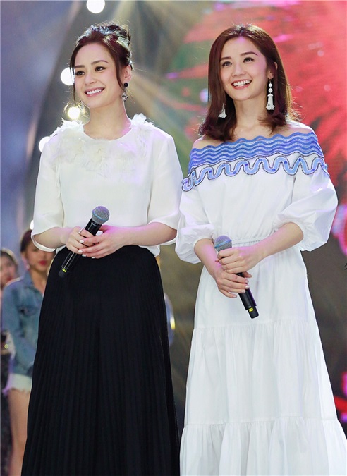 Twins十五周年演唱会将启 阿Sa阿娇合体超女任评委