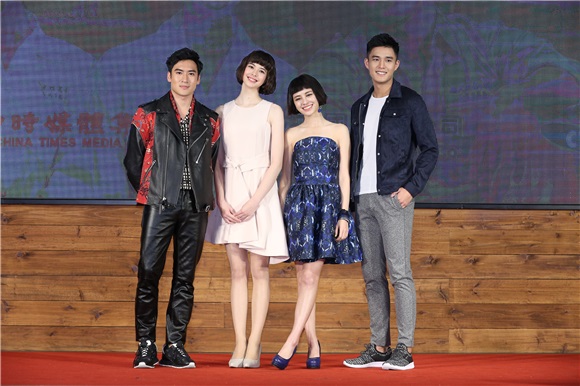 艾伟、张琼姿、陆明君、陈志强、沉建宏、刘宇珊等出席戏剧《这些年那些事》首映会