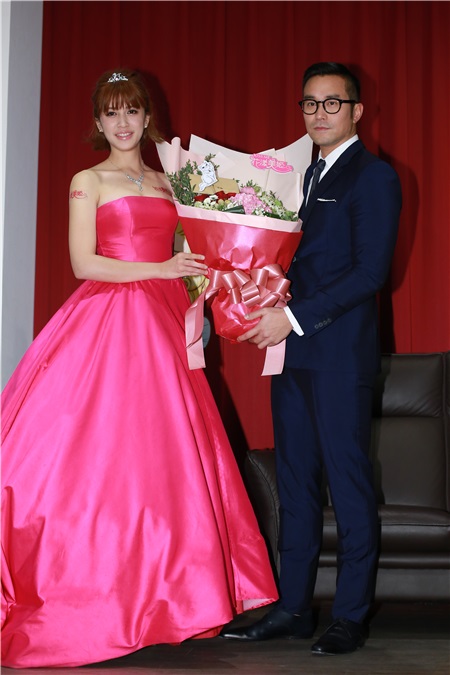 张孝全刘奕儿出席花漾美姬乐园派对