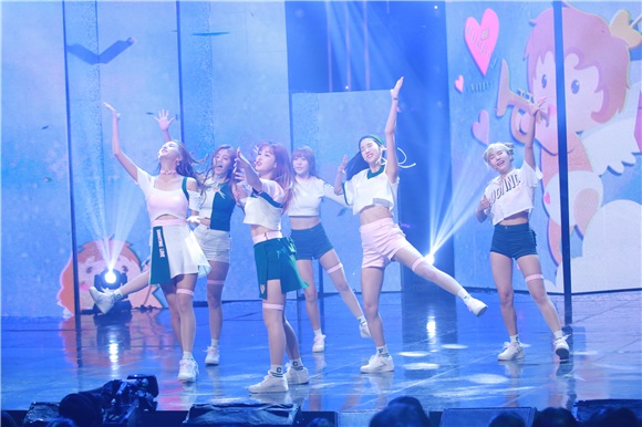 有线台MBC MUSIC《Show Champion》开唱 宋枝恩、宇宙少女等登台亮相