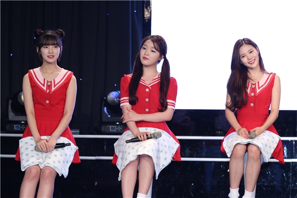 韩国女团OH MY GIRL来台出席专辑粉丝见面会