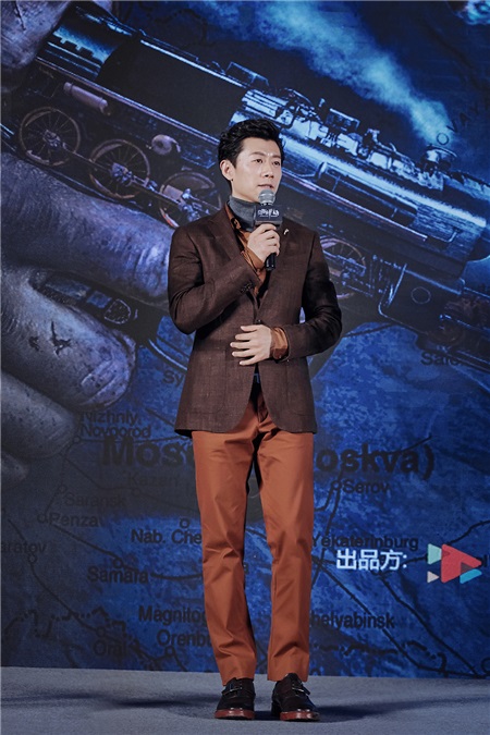 夏雨《莫斯科行动》演出了人民警察的精神 折扇换酒建立中俄友谊
