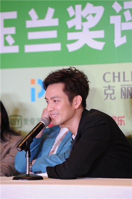 钟汉良首次担评委享受小轻松 姚晨感叹行业不断在进步