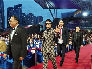谷尚蔚釜山电影节开幕式红毯照