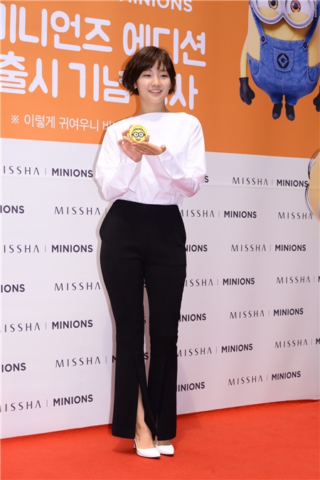 女团Fiestar、演员朴素丹、沉亨倬等出席化妆品牌发布活动。