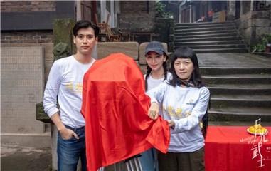 电影《月光武士》主演冯家妹、蔡珩,导演虹影