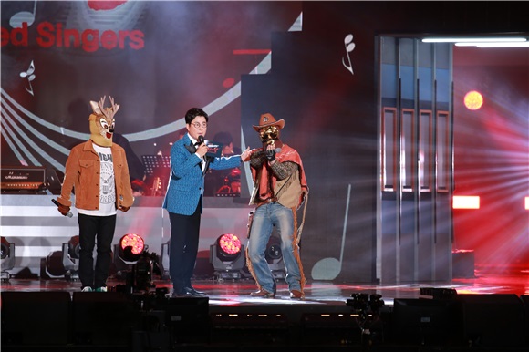 2016 DMC FESTIVAL《假面歌王》举行舞台 李在恩、Dana、金九拉、KCM等出席