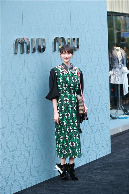 少女时代Tiffany、韩孝周、李洙赫等出席某品牌店开业纪念活动