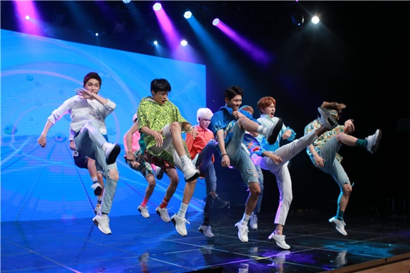 男团UP10TION在首尔江南区举行迷你专辑《Summer go!》Showcase