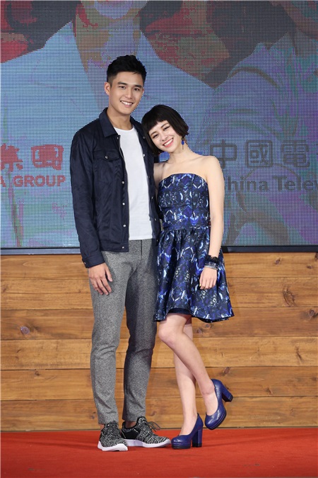 艾伟、张琼姿、陆明君、陈志强、沉建宏、刘宇珊等出席戏剧《这些年那些事》首映会