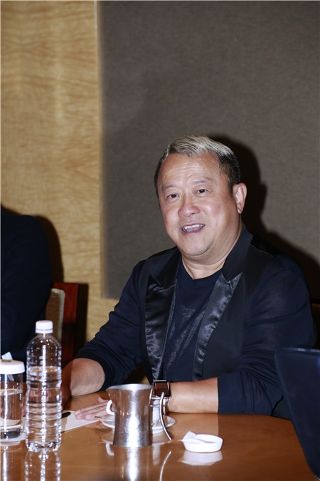 曾国祥与曾志伟父子档出席记者见面会