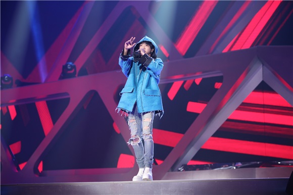 华晨宇《我的滑板鞋2016》燃透亚洲 录音室版单曲将横空出世