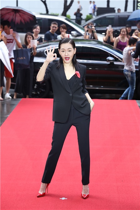 小S出席Giorgio Armani气势女王见面会
