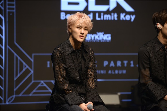 韩国新人男团BLK首张迷你专辑《 INTO BLK PART1. ’I’》媒体SHOW CASE