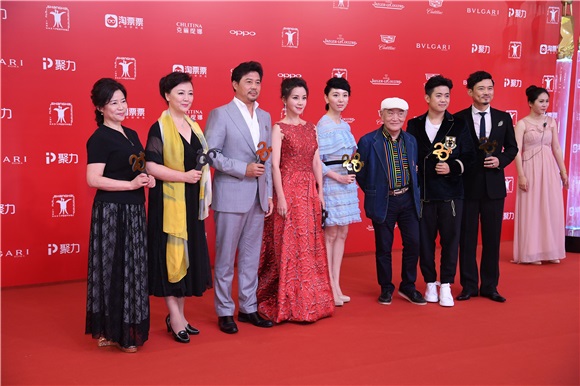 众星云集红毯星光熠熠 朱茵段奕宏携新剧亮相红毯