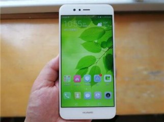 HUAWEI nova 2手感圆润精巧