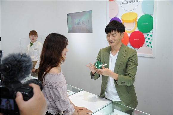 郑元畅绿西装森系美男 任一日店长皮肤超好