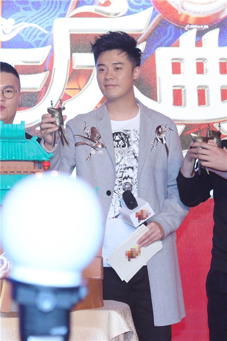 陈赫亲自参与设计周边 周年庆走心送神秘大礼