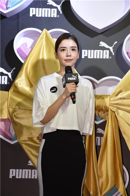 李毓芬出席运动品牌旗舰店开幕活动