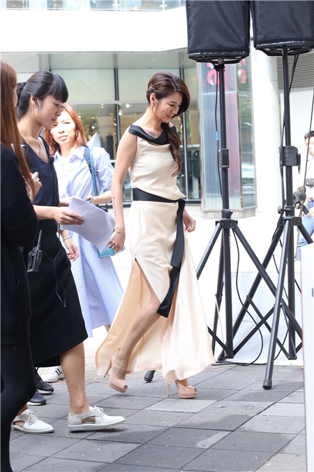 〈YES台北现场〉安以轩婚後首亮相 自曝还在适应「陈太太」