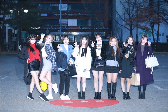 N.Flying、TRCNG、THEBOYZ、LOVELYZ、MOMOLAND、MonstaX等出席韩国音乐中心上班路