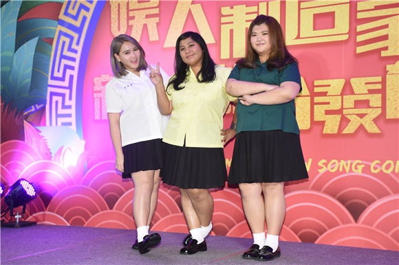 黄子佼、辛晓琪出席娱人制造新歌发布会