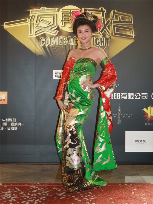 藤原纪香、李彩桦、叶世荣、陈奂仁等参加电影《一夜再成名》探班