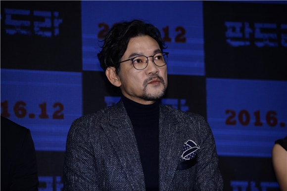 电影《潘多拉》举行制作报告会 朴正宇、主演金南佶等出席