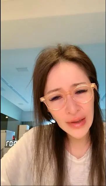 萧亚轩清晨直播自曝恢复单身 放新歌让歌迷等她