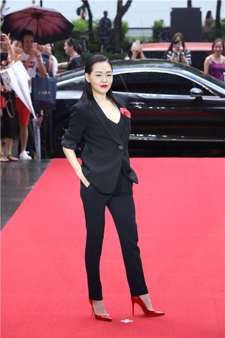 小S出席Giorgio Armani气势女王见面会