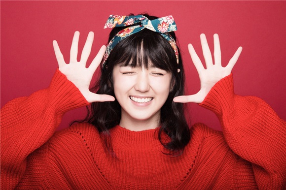 苹果女孩李凯馨圣诞大片 红红火火迎新年