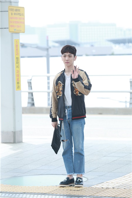SHINee成员Key韩国仁川机场出国