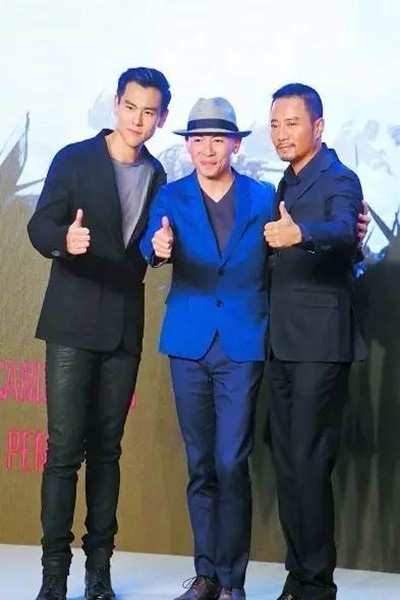 张涵予彭于晏十一大对决 冯文娟「万绿丛中一点红」