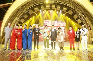 贾冰领衔六组新锐笑匠闯进决赛