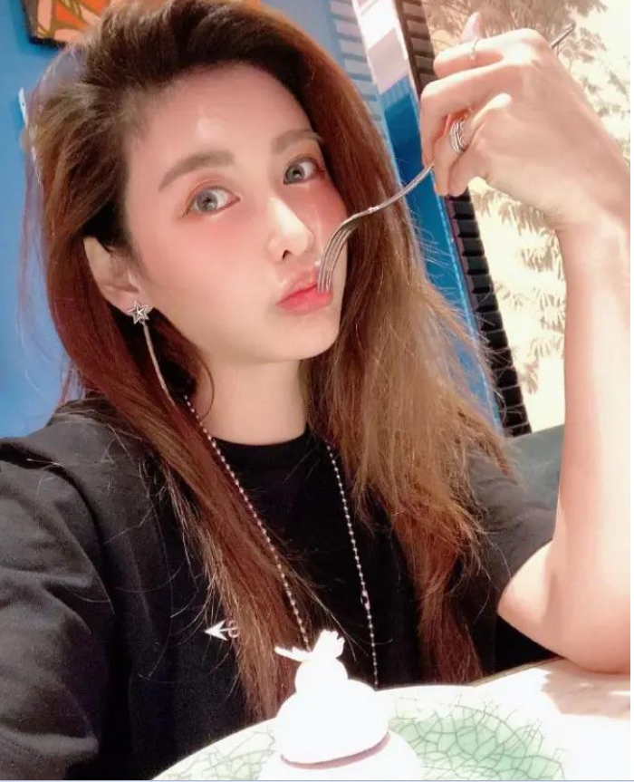 恺乐晒B超宣布怀孕 退圈四年曾被周扬青“手撕”与罗志祥有染