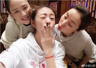 安以轩陈乔恩吕一久违相聚 姐妹淘素颜出镜少女十足