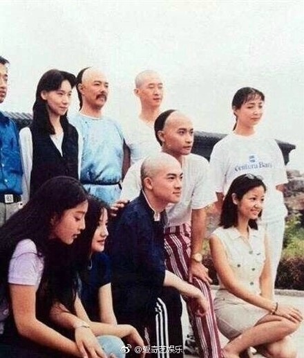 (康)林心如分享毕业照 青涩模样粉丝一眼就认出