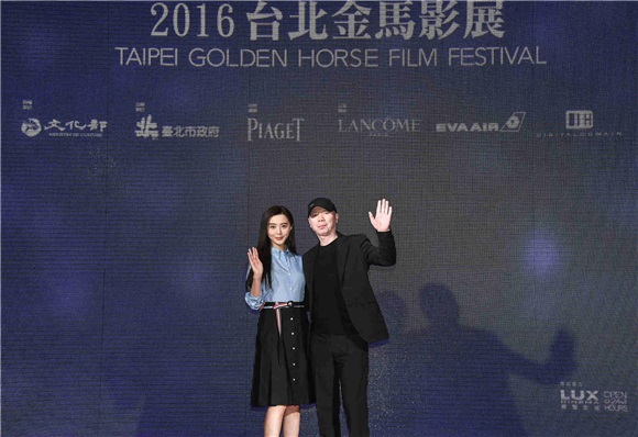 赵德胤柯震东吴可熙气势强大 冯小刚范冰冰红毯之夜惊喜登场