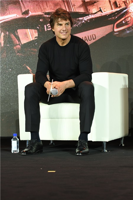 阿汤哥演英雄不忘幽默感 携新作《侠探杰克》空降上海