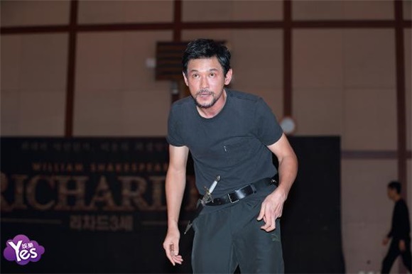 郑雄仁、黄正民等出席话剧《理查德三世》公开演习