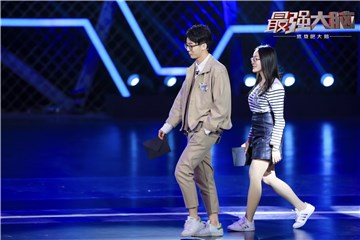王易木被迫进入B房间