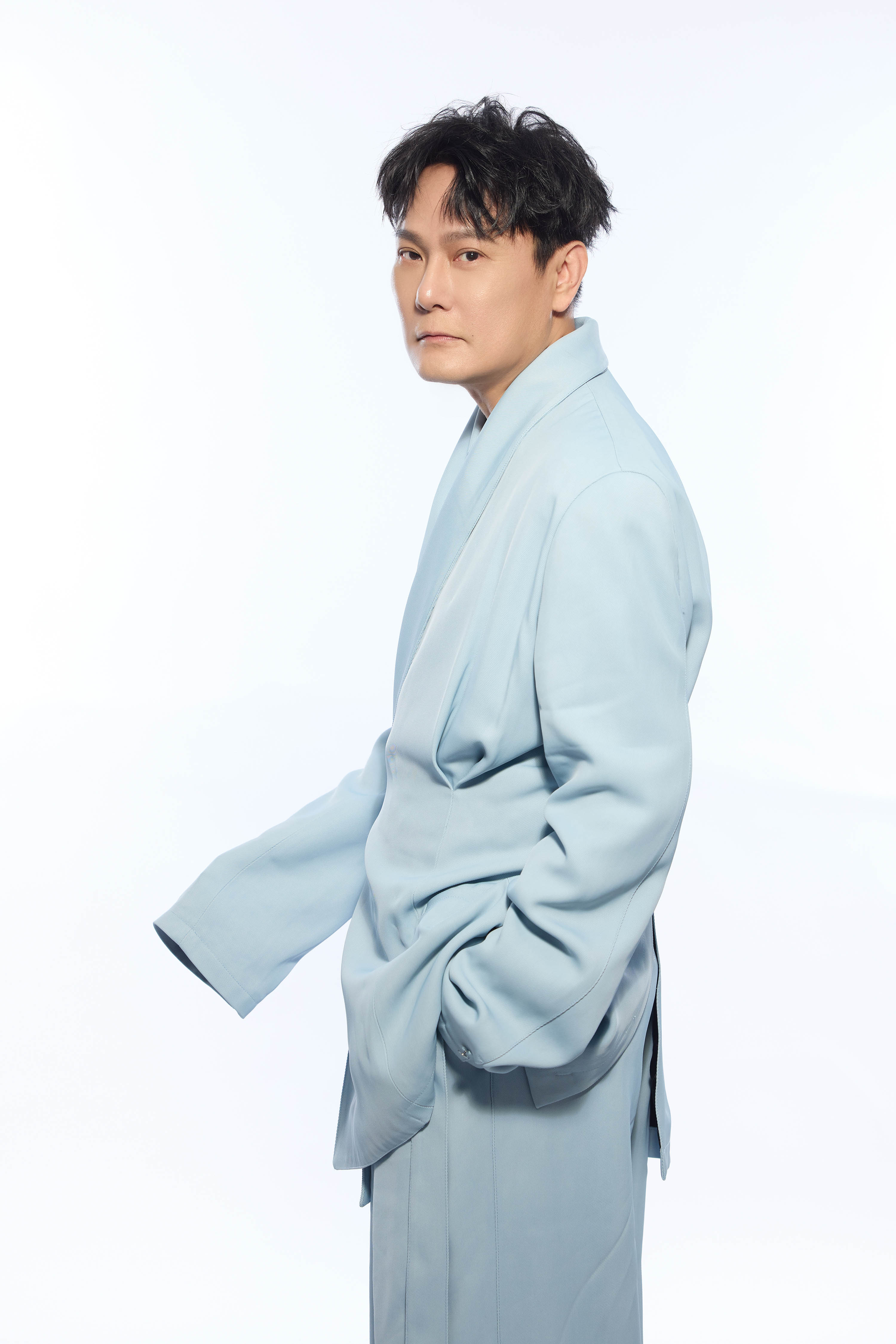 张信哲白色情人节撒狗粮 新专x海外巡演时程公布