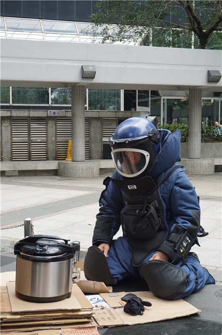 刘德华电影《拆弹专家》拍摄拆炸弹场面