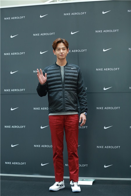 林周焕、李廷镇等出席NIKE新店开幕 各个运动装扮展现充满活力