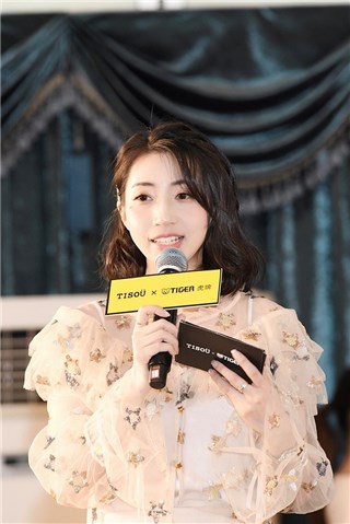 蓝江婧双城主持马不停蹄