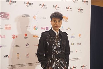 〈YES香港现场〉李克勤音乐节压轴 笑称衣服像垃圾袋